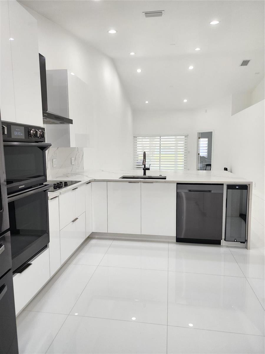 9020 NW 60TH Street, Tamarac FL 33321 photo 4