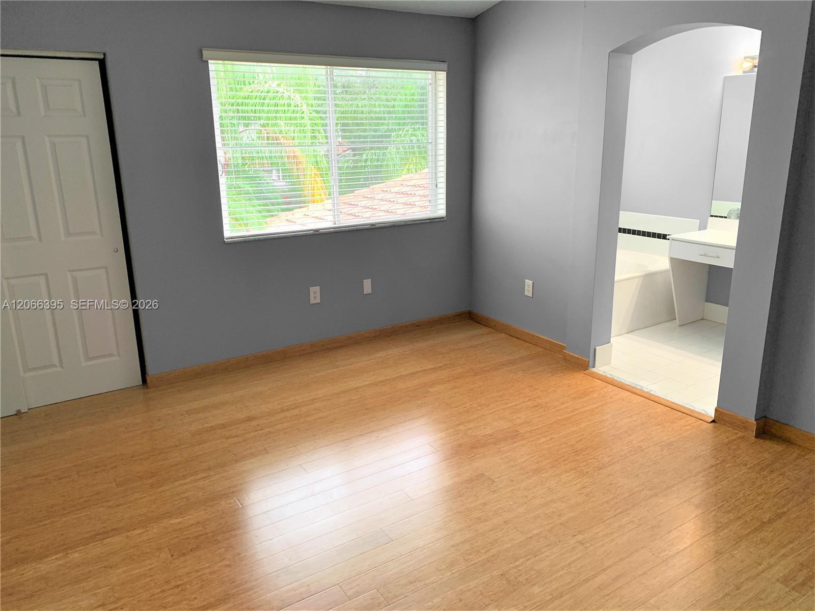1130 Buttonwood Ln, Hollywood FL 33019 photo 5