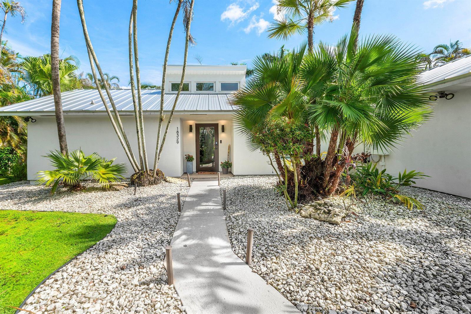 18329 LOXAHATCHEE RIVER Road, Jupiter FL 33458 photo 2