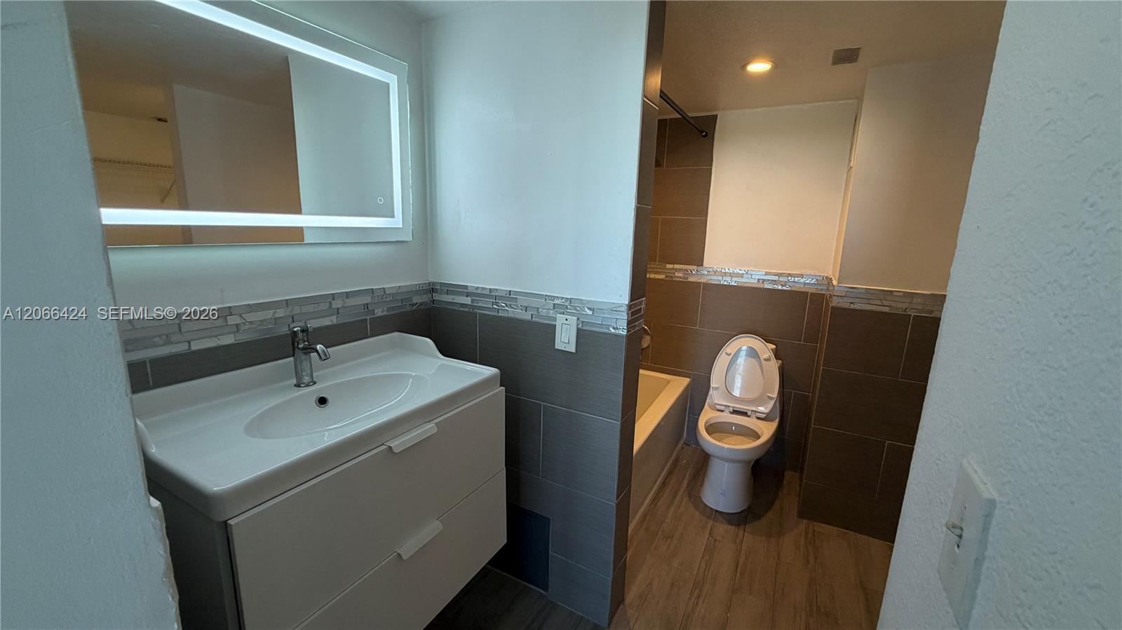 3660 NE 166th St # 607, North Miami Beach FL 33160 photo 3