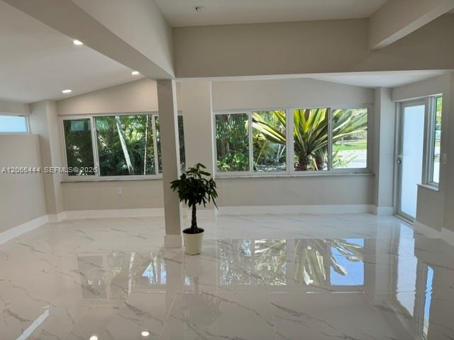 North Miami Beach, FL 33179 photo 2