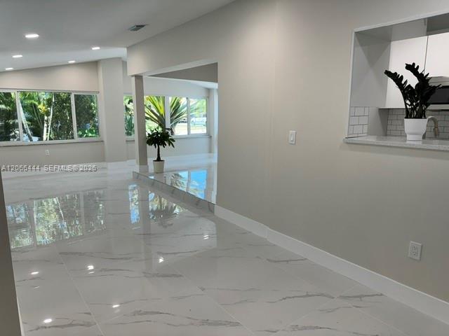North Miami Beach, FL 33179 photo 3