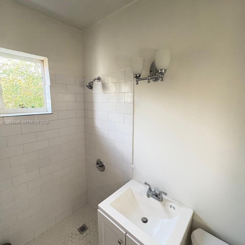 1000 Biarritz Dr # 3, Miami Beach FL 33141 photo 4