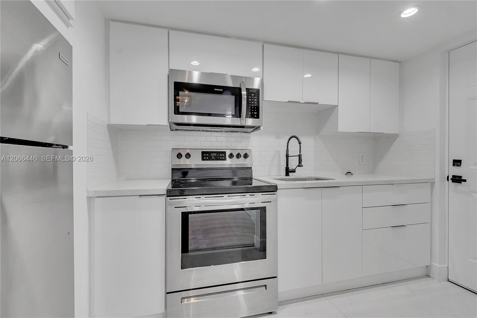 1114 S Douglas Rd # 4, Coral Gables FL 33134 photo 2