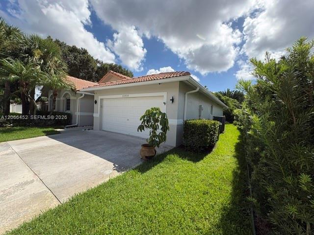 16850 Crestview Ln, Weston FL 33326 photo 2