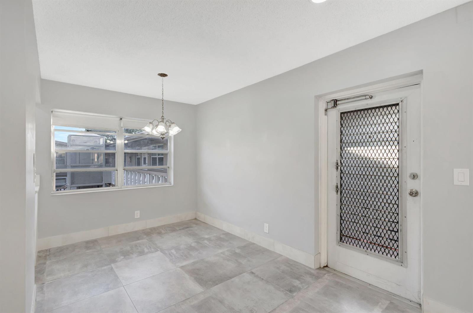 121 BEDFORD E, West Palm Beach FL 33417 photo 5