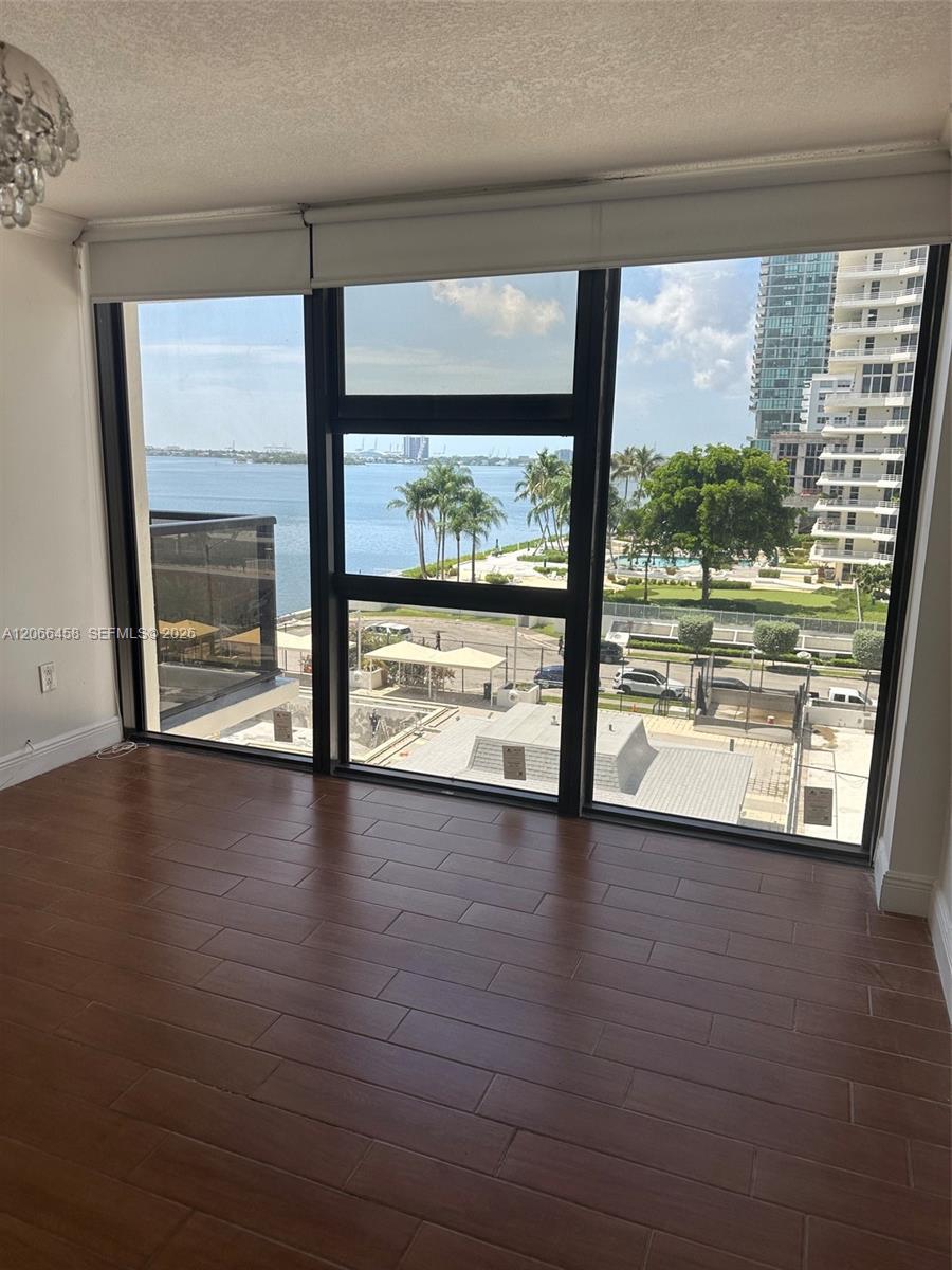Miami, FL 33137 photo 4