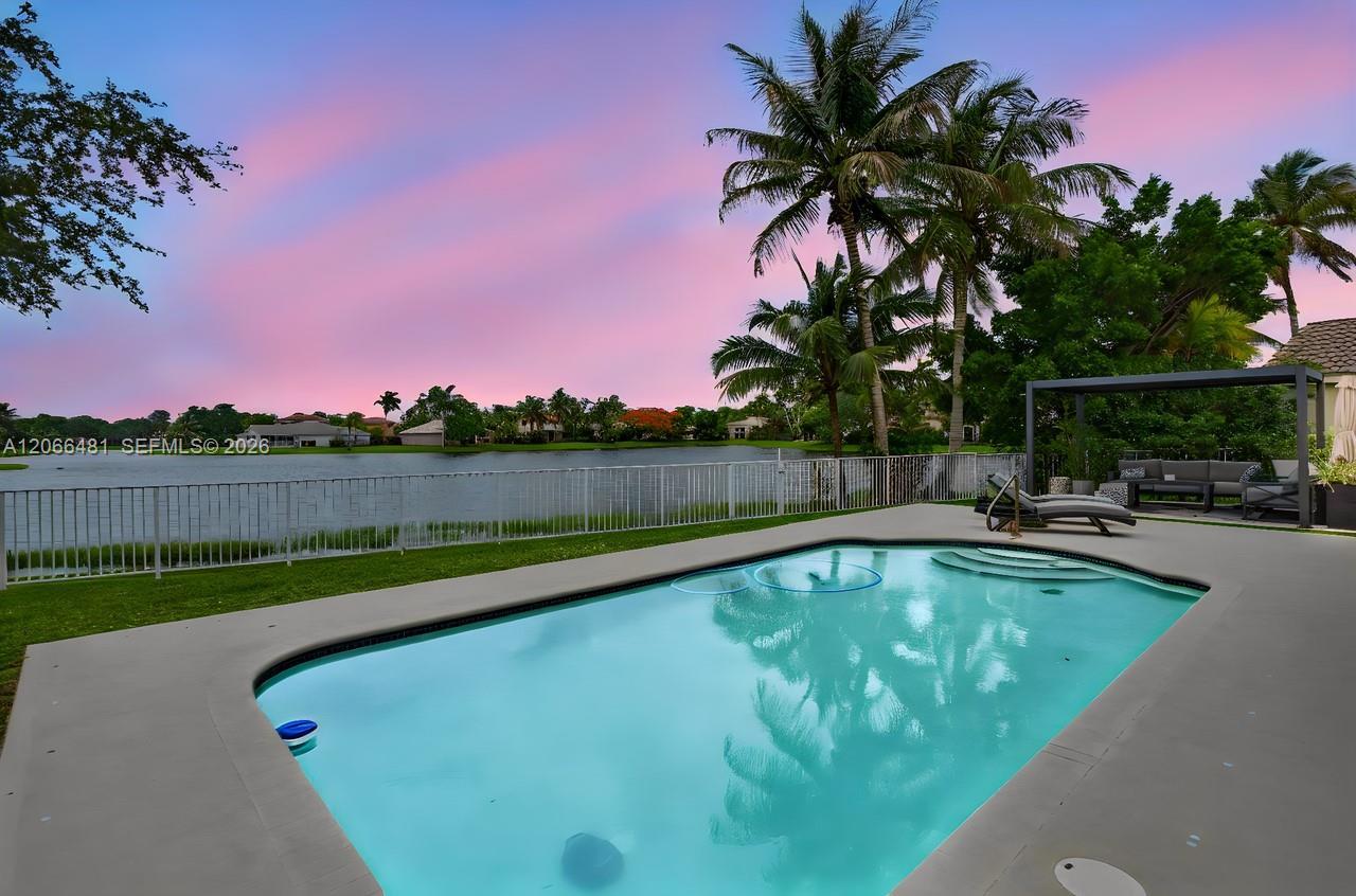 480 Cambridge Dr, Weston FL 33326 photo 5