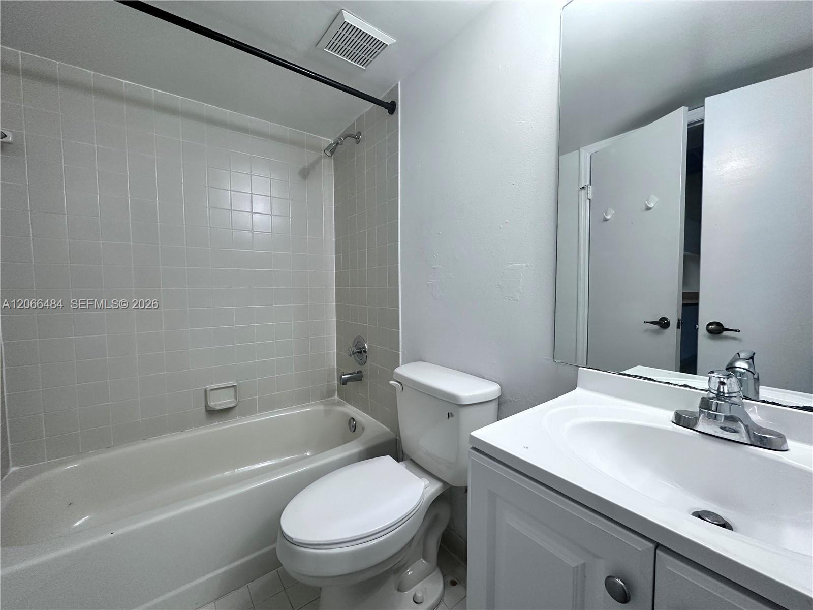 2740 W 63rd Pl # 25, Hialeah FL 33016 photo 4