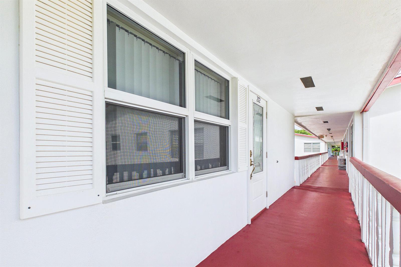 272 NORTHAMPTON N, West Palm Beach FL 33417 photo 2