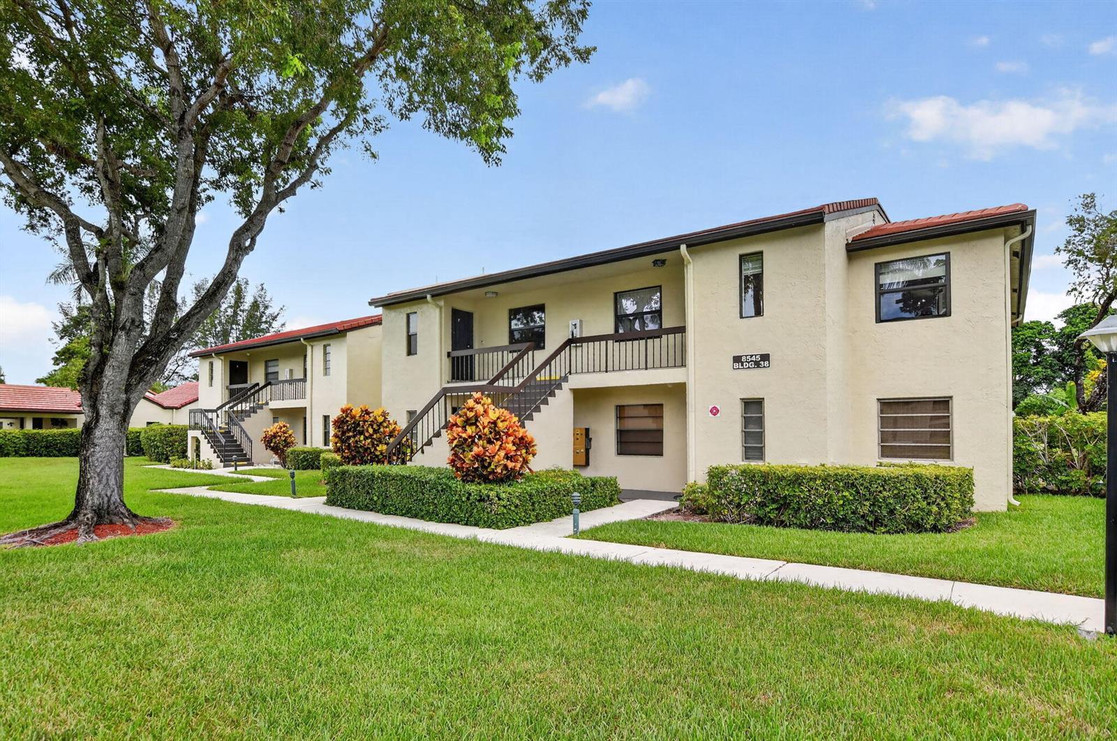 8545 Casa Del Lago # H, Boca Raton FL 33433 photo 2