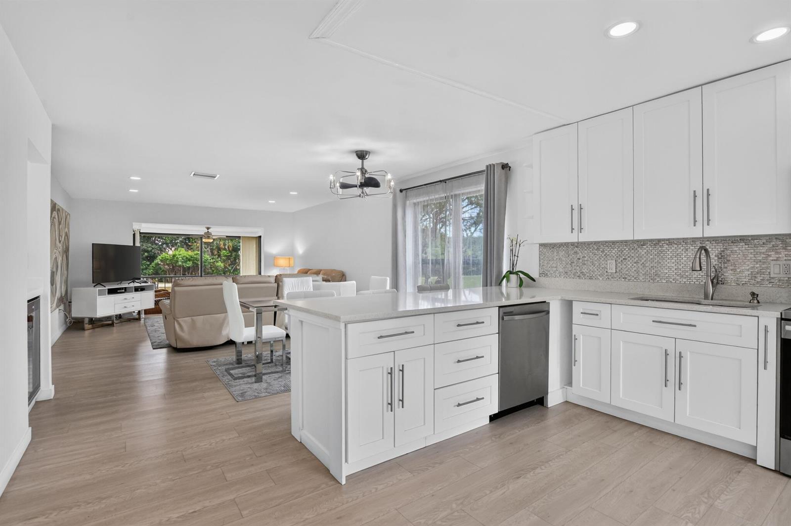 8545 Casa Del Lago # H, Boca Raton FL 33433