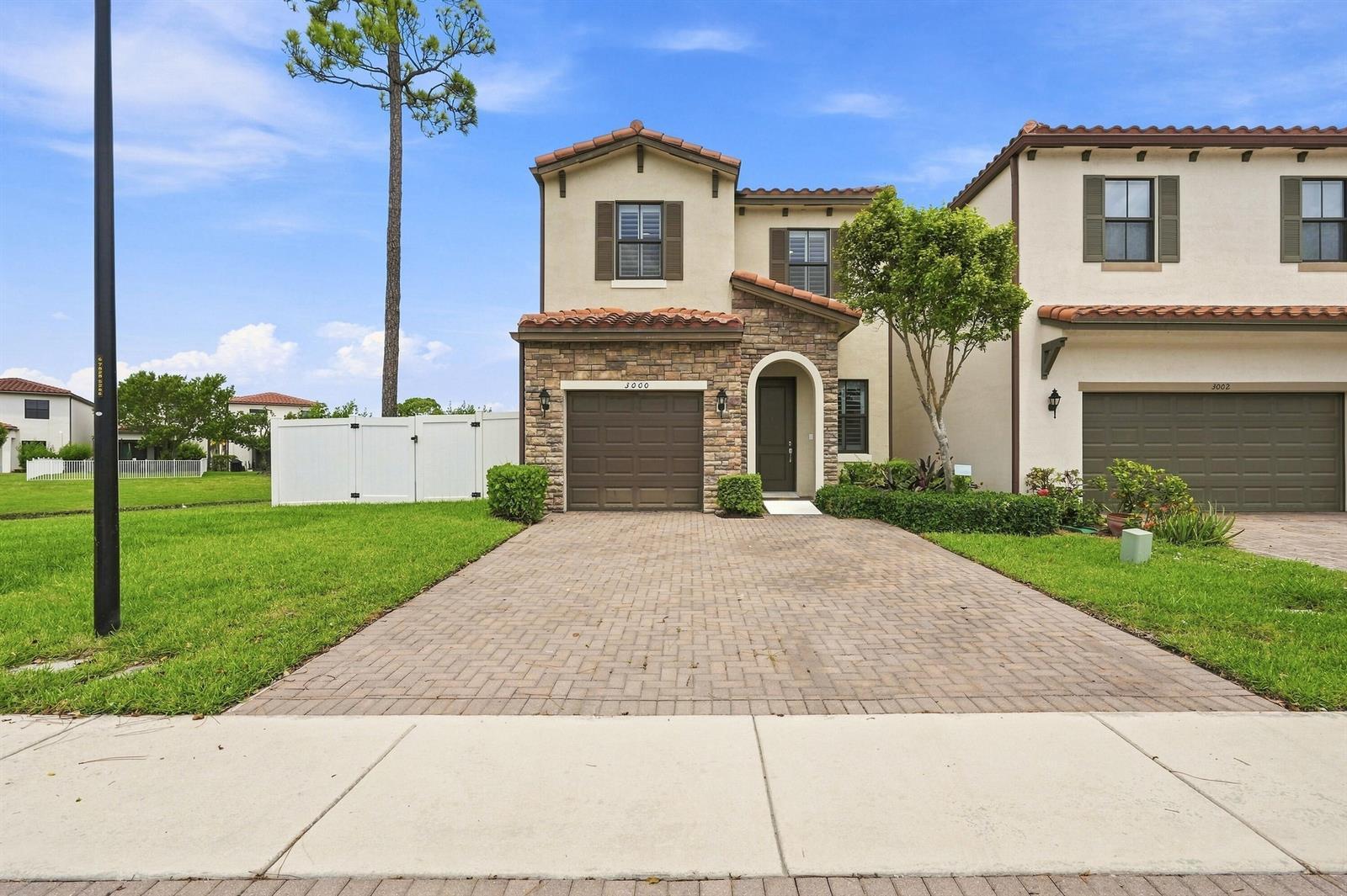 3000 KING PALM Way, Riviera Beach FL 33410 photo 2