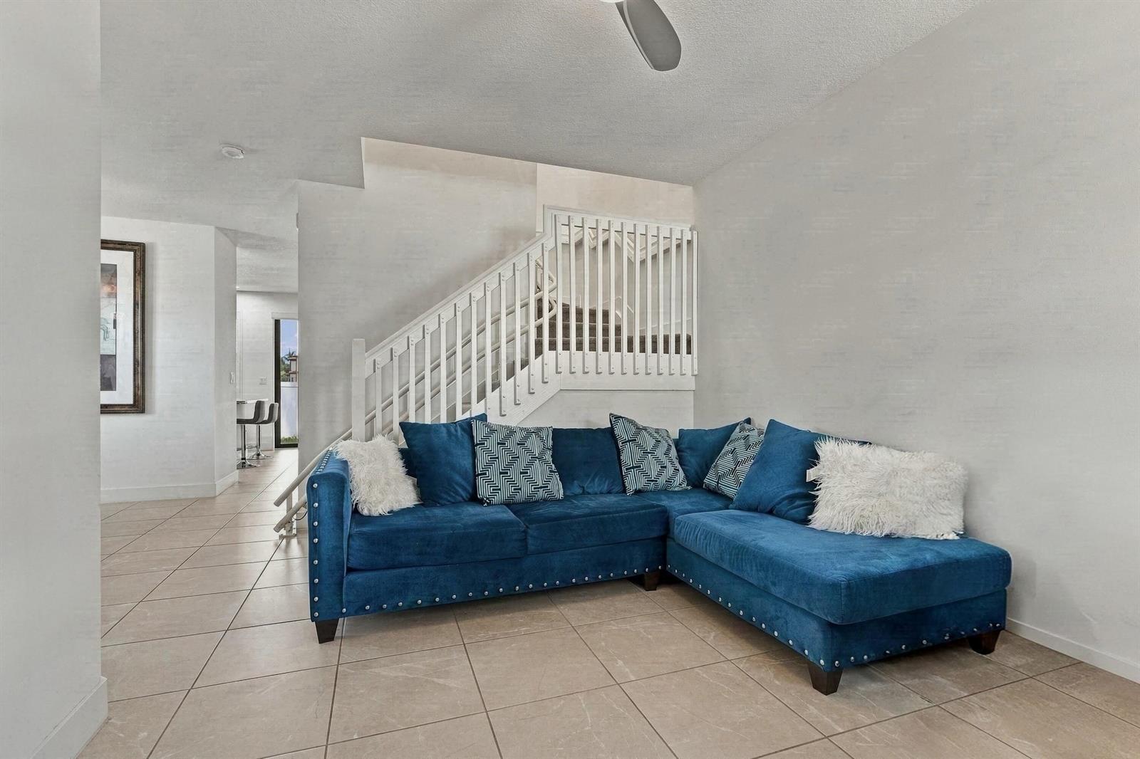 3000 KING PALM Way, Riviera Beach FL 33410 photo 5
