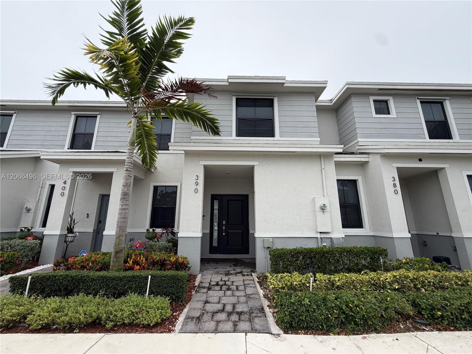 390 NE 12th St, Florida City FL 33034