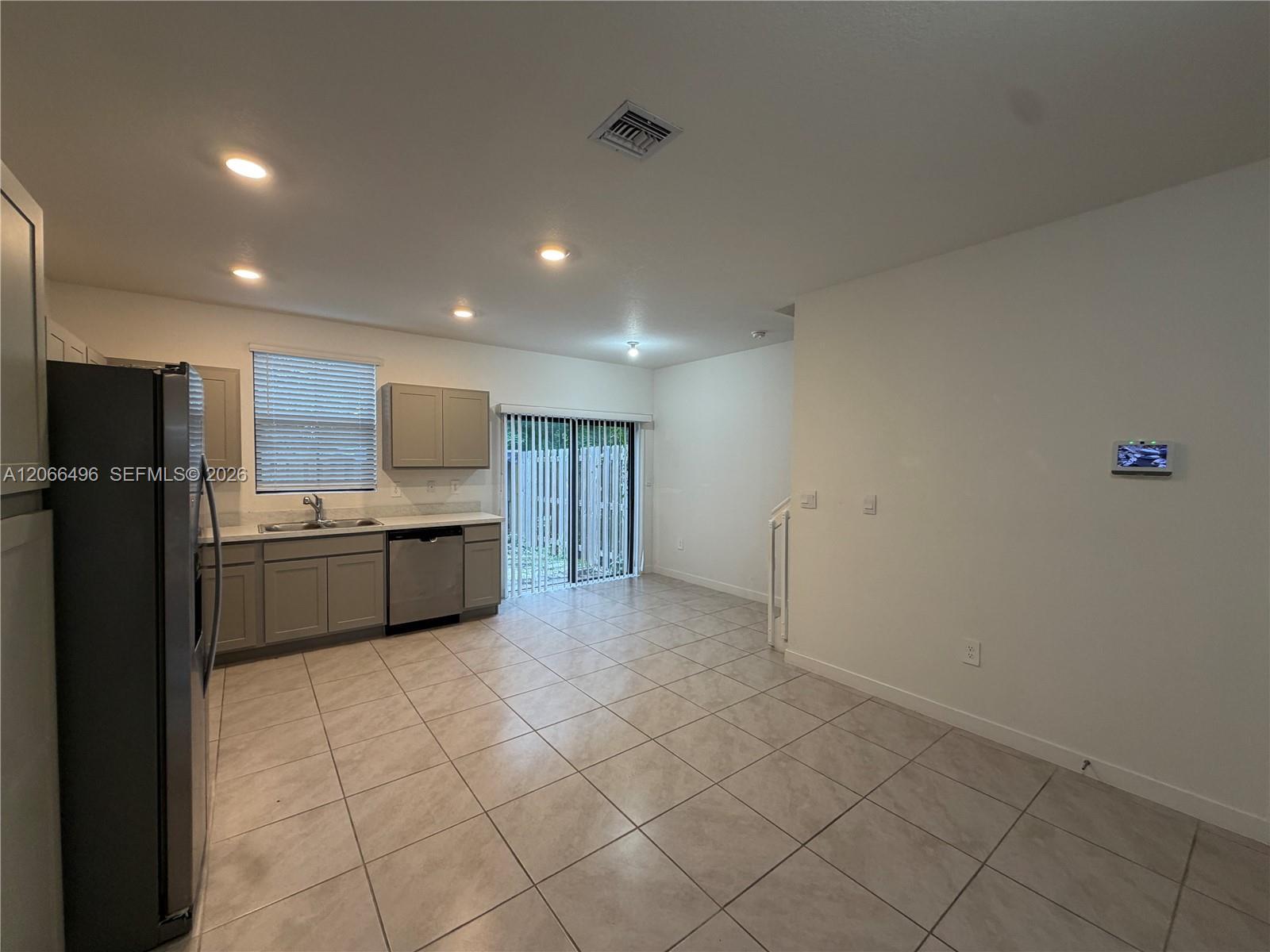 390 NE 12th St, Florida City FL 33034 photo 5