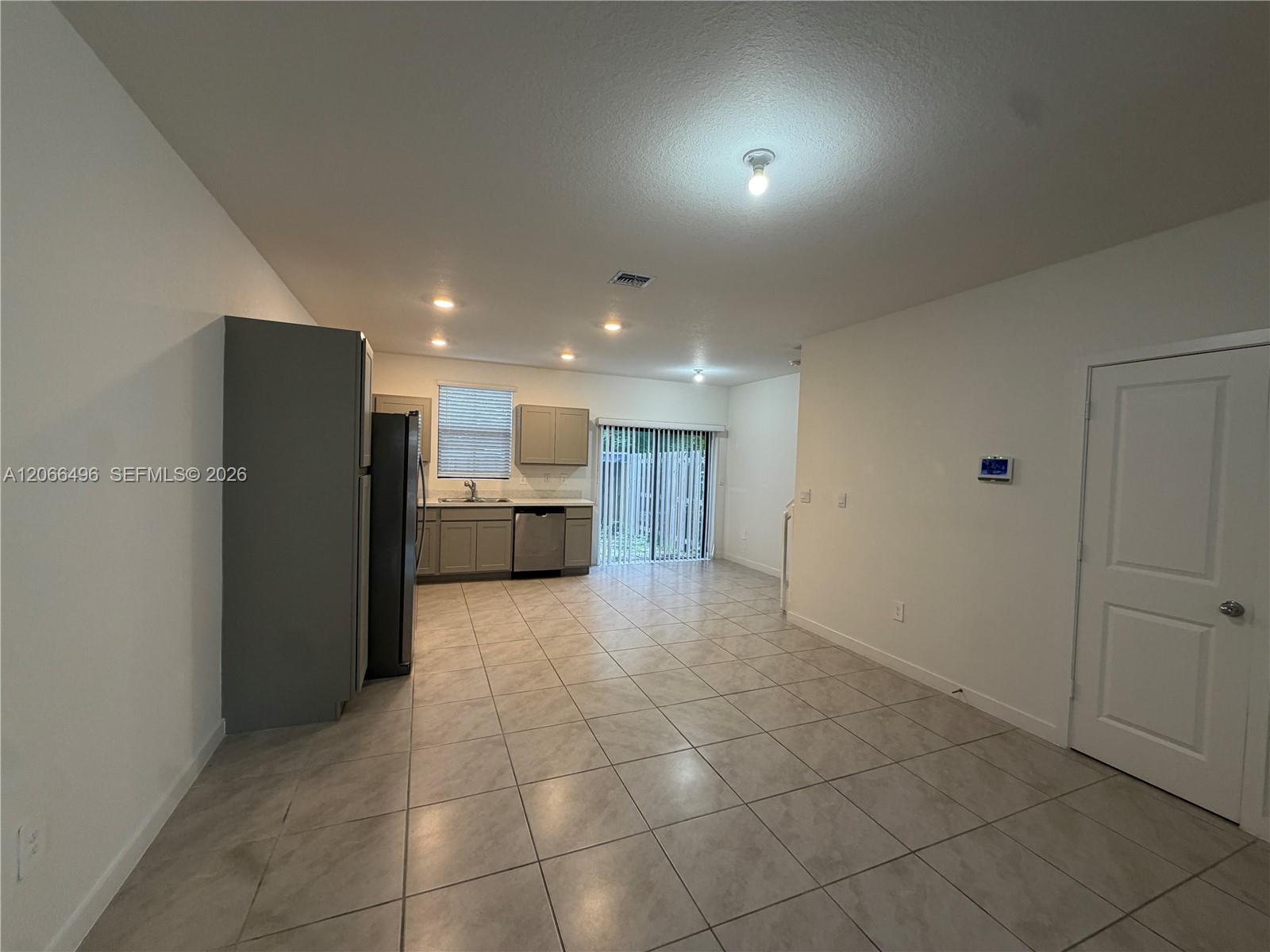 390 NE 12th St, Florida City FL 33034 photo 4