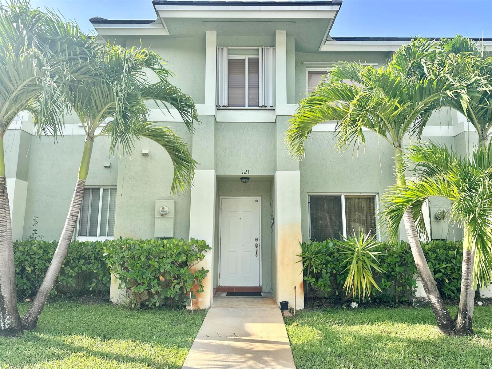 121 HIDDEN CT Road # C, Hollywood FL 33023