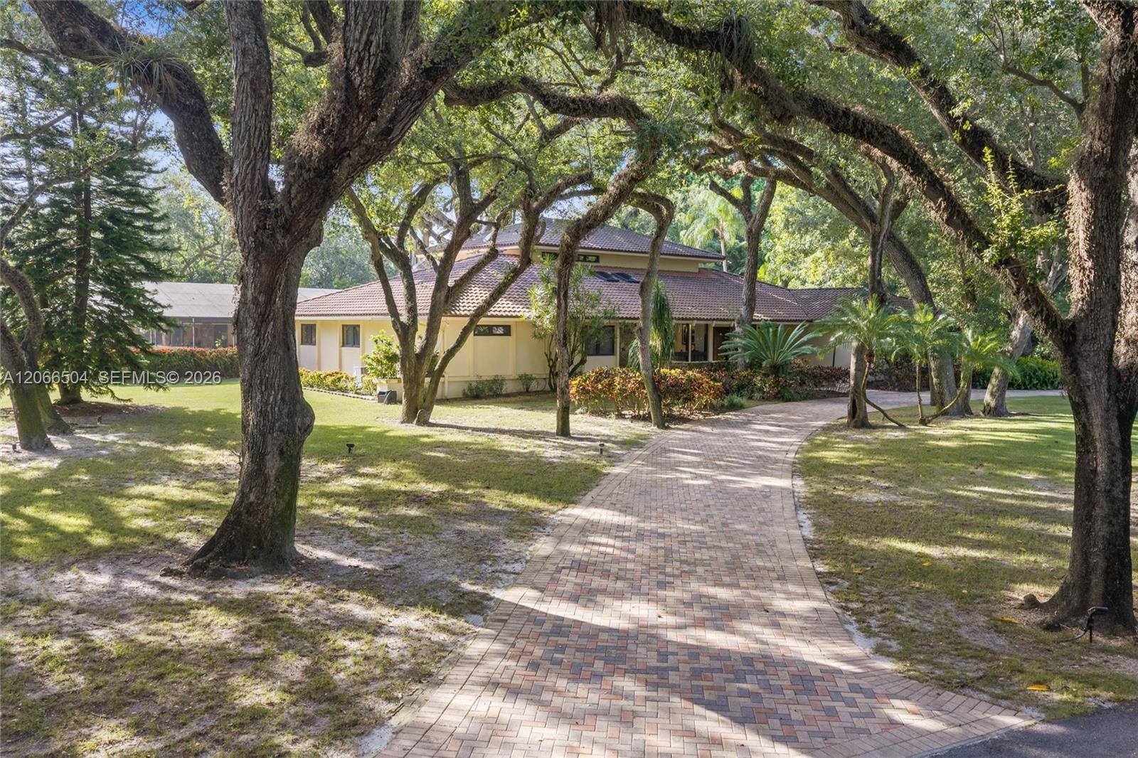 9490 Old Cutler Ln, Coral Gables FL 33156 photo 4