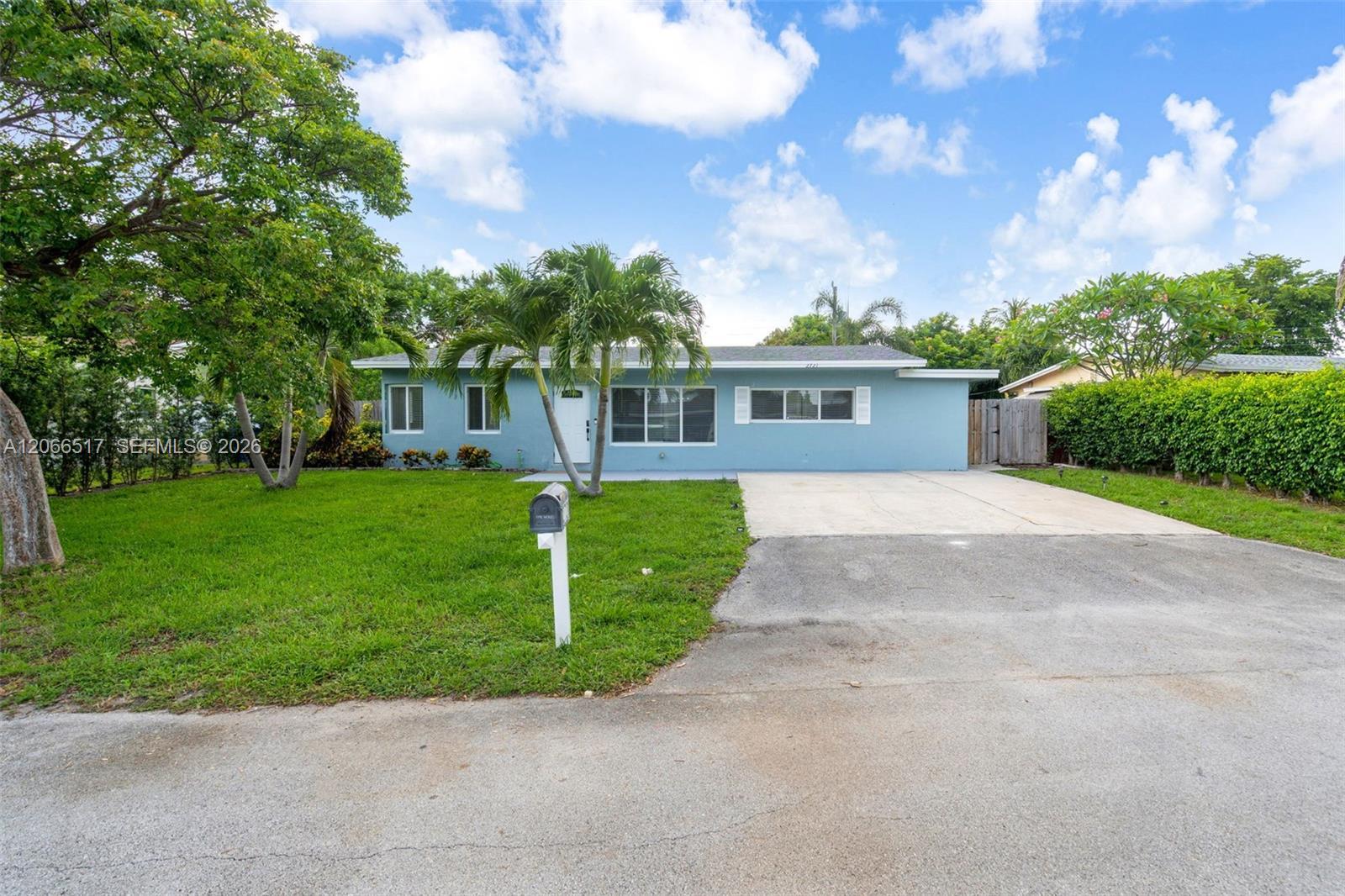2721 NE 8th Ave, Pompano Beach FL 33064 photo 3