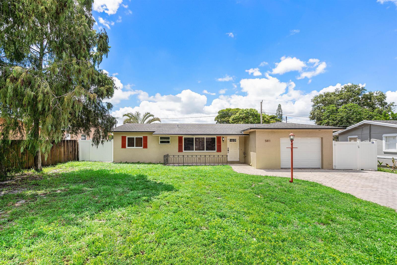 5811 SW 53RD Terrace, Davie FL 33314 photo 2