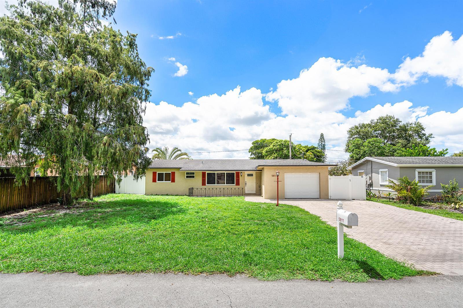 5811 SW 53RD Terrace, Davie FL 33314 photo 3