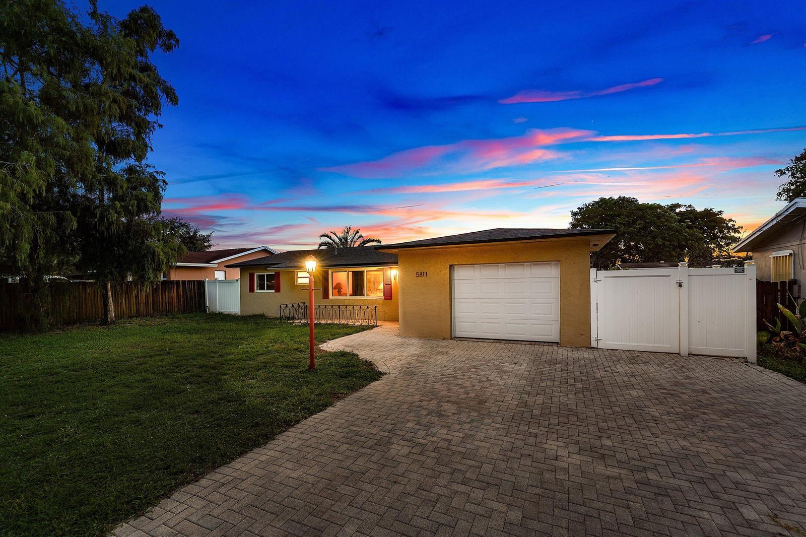 5811 SW 53RD Terrace, Davie FL 33314 photo 4
