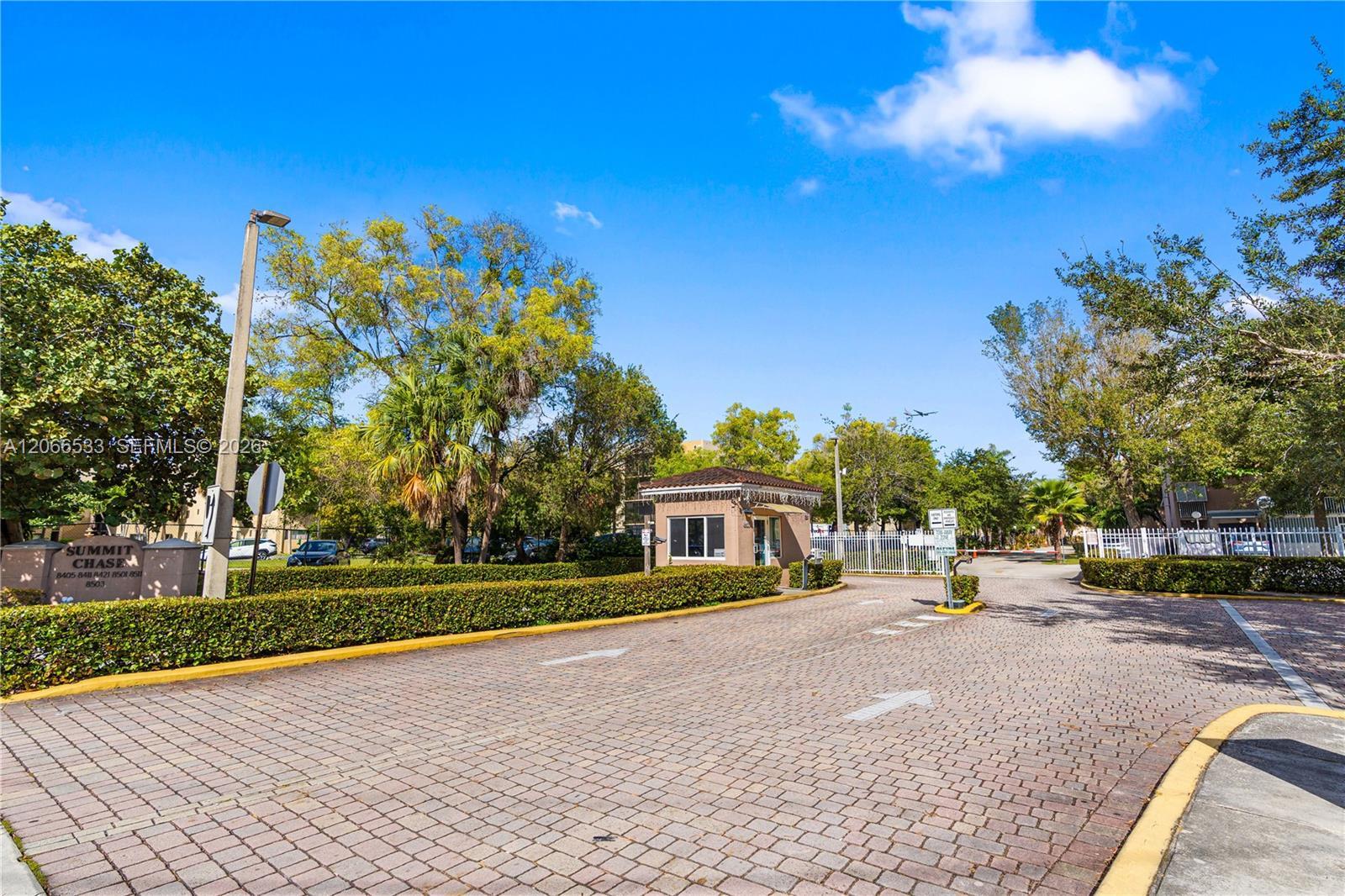 8501 NW 8th St # 106, Miami FL 33126