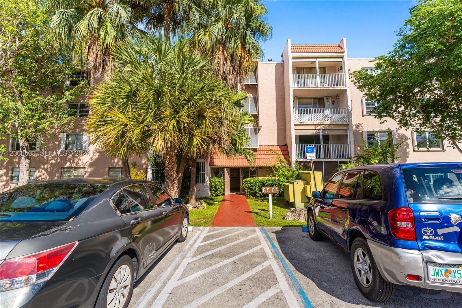 8501 NW 8th St # 106, Miami FL 33126 photo 4
