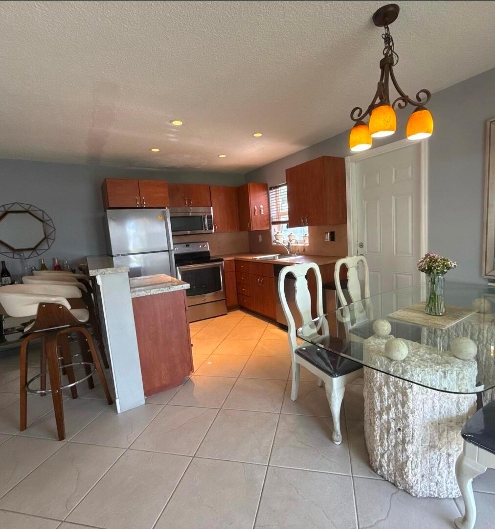 4301 NW 1st Terrace, Deerfield Beach FL 33064 photo 2