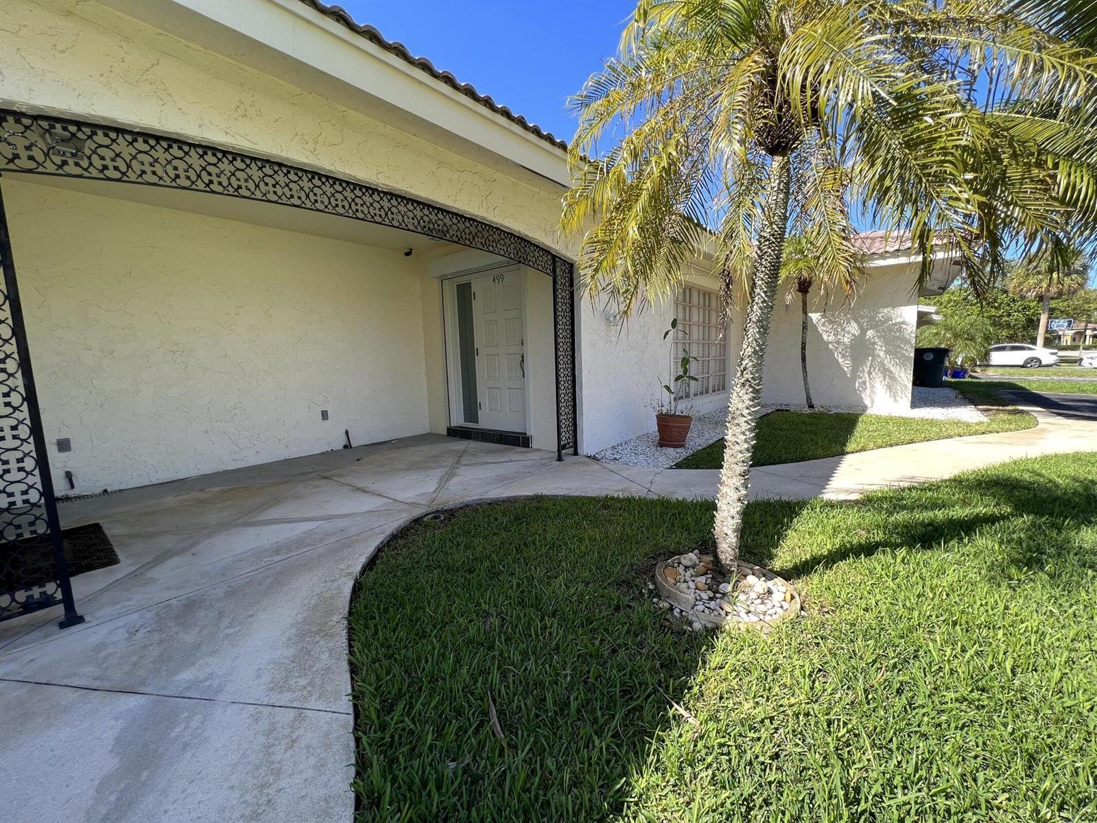 499 W Conference Drive, Boca Raton FL 33486 photo 2