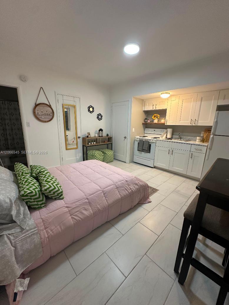 1293 NE 109th St # 3, Miami FL 33161 photo 3