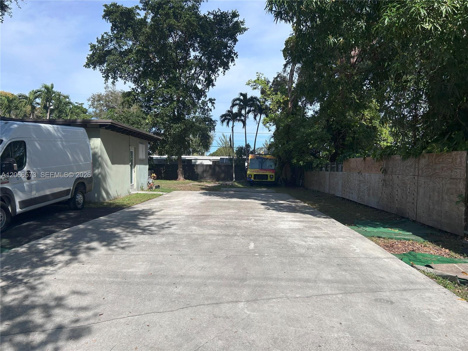 1543 NE 144th St # 1, Miami FL 33161 photo 3
