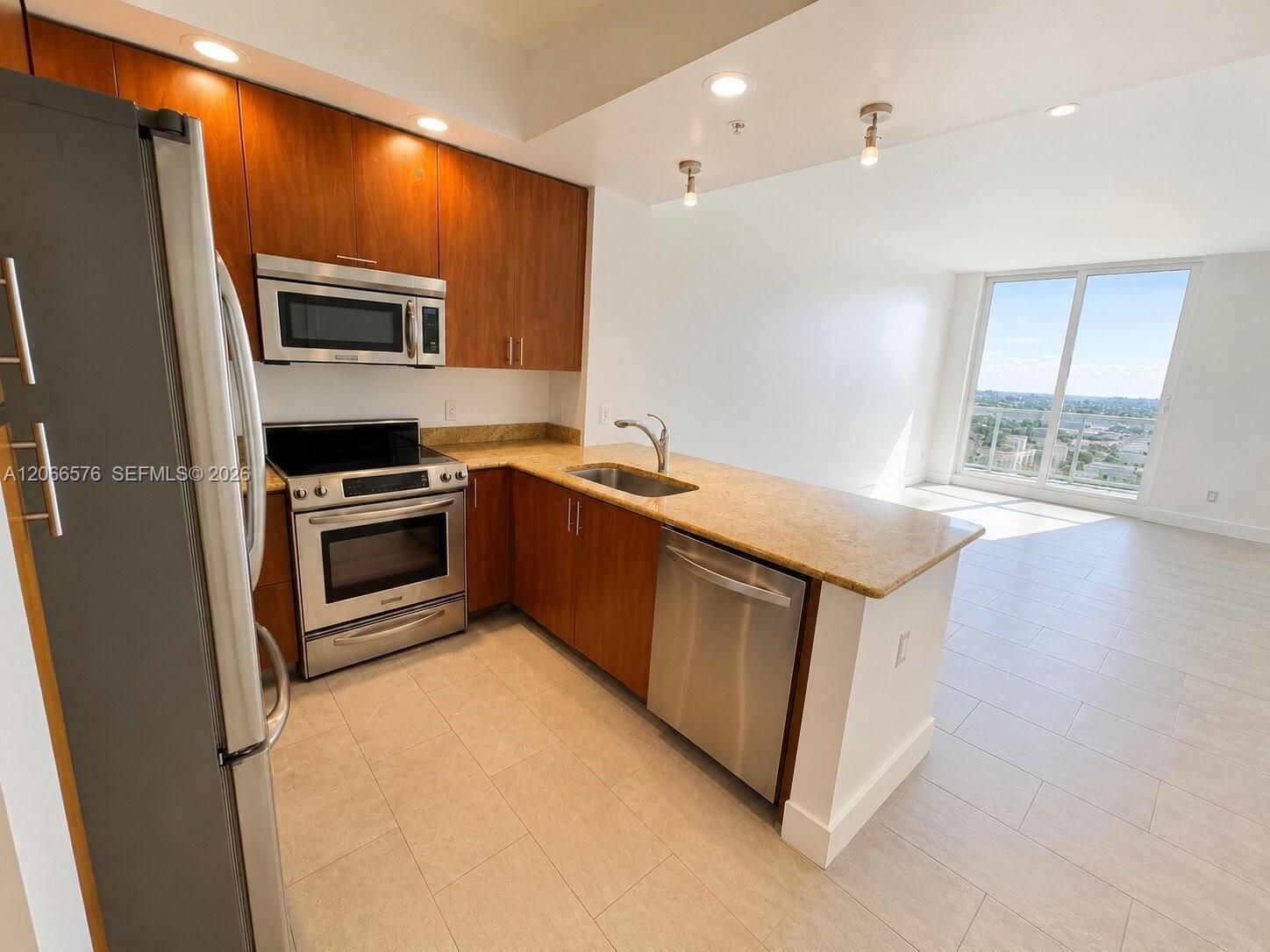 315 NE 3rd Ave # 2009, Fort Lauderdale FL 33301 photo 4