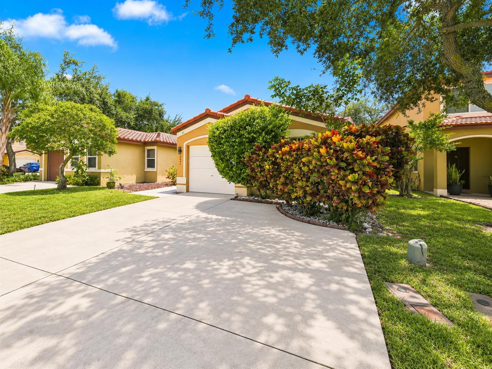 4344 NW 1st Street, Deerfield Beach FL 33442 photo 2