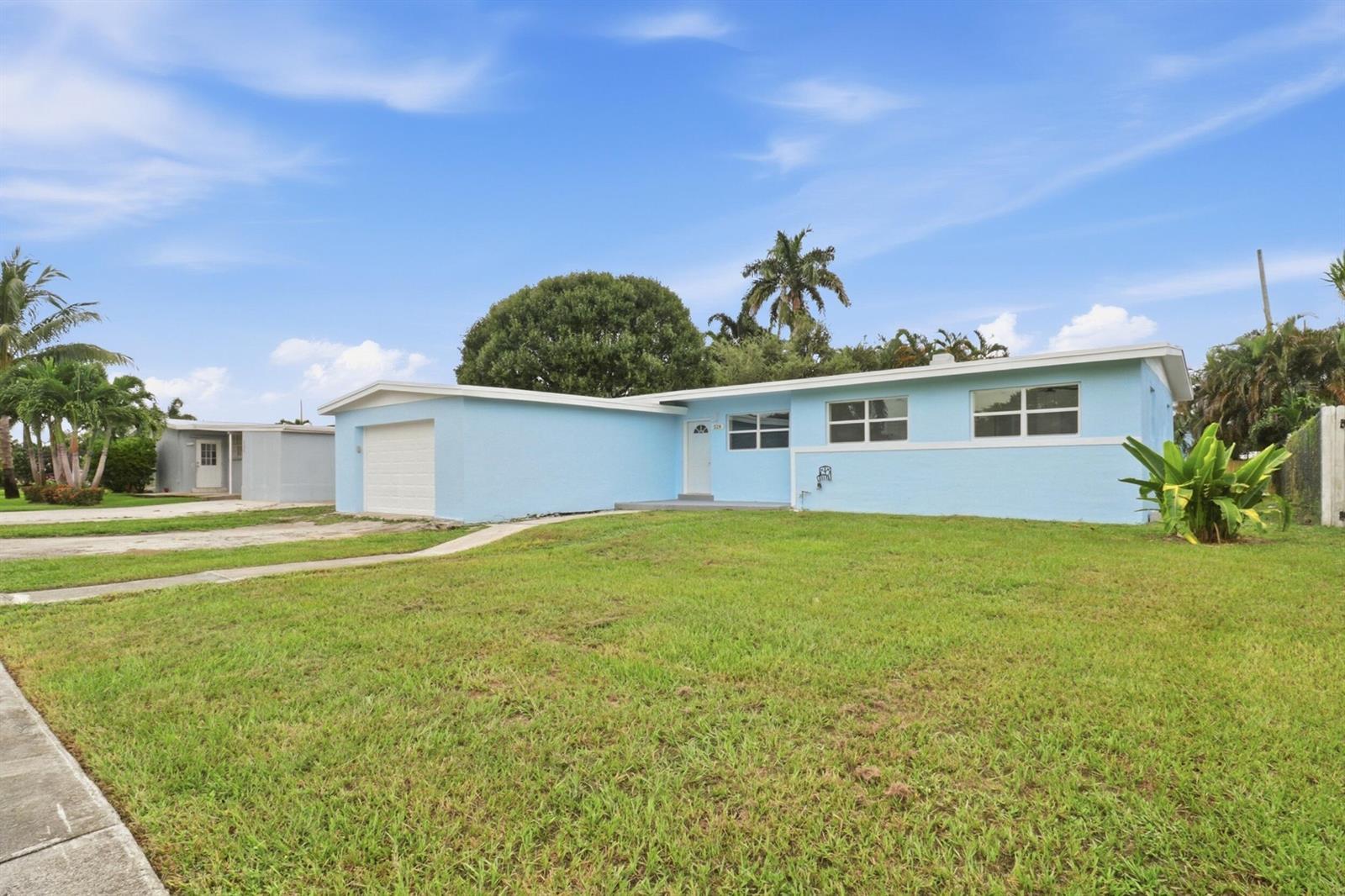 328 PONTE VEDRA Road, Palm Springs FL 33461 photo 2