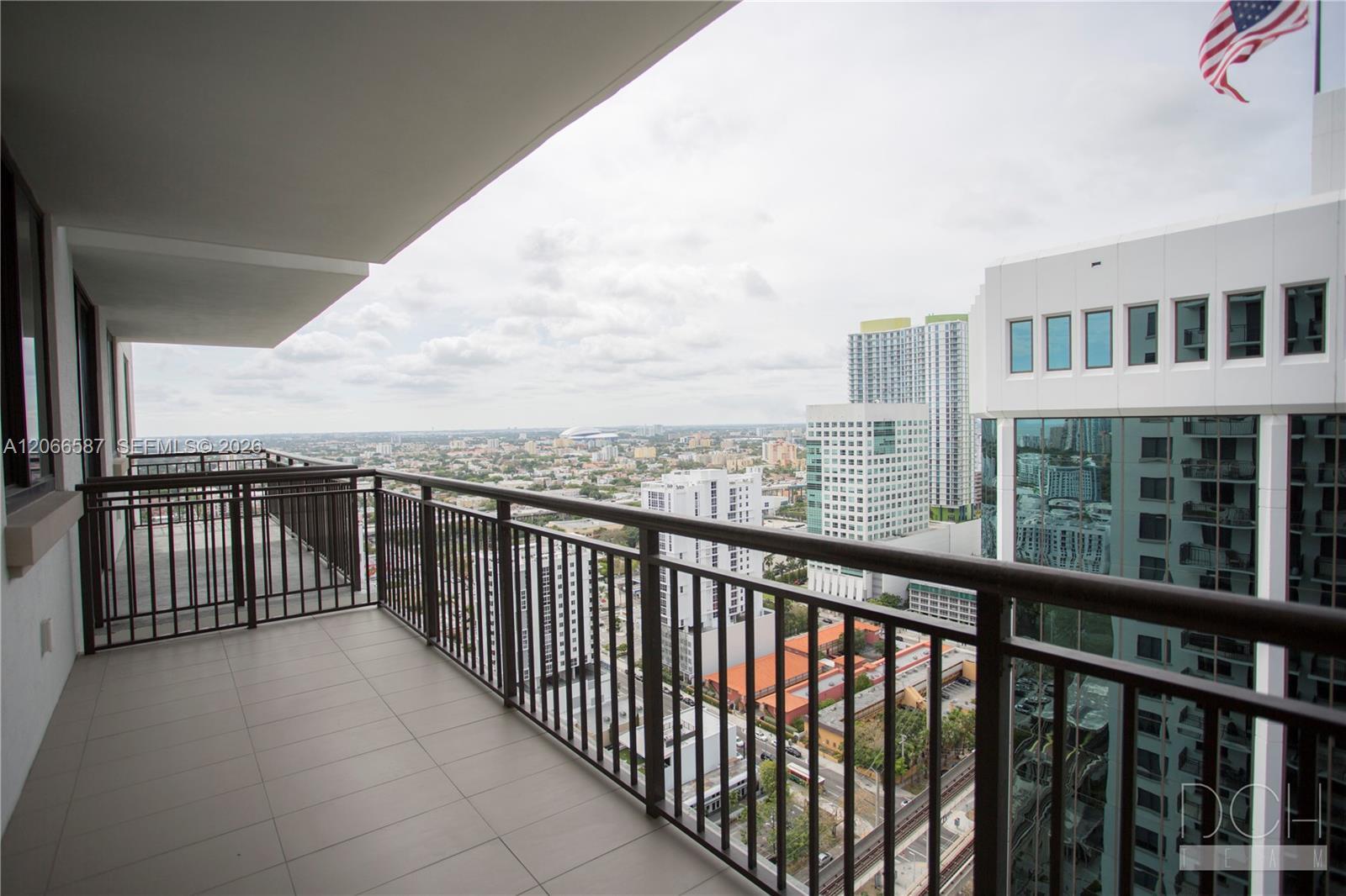 999 SW 1st Ave # 2915, Miami FL 33130 photo 2