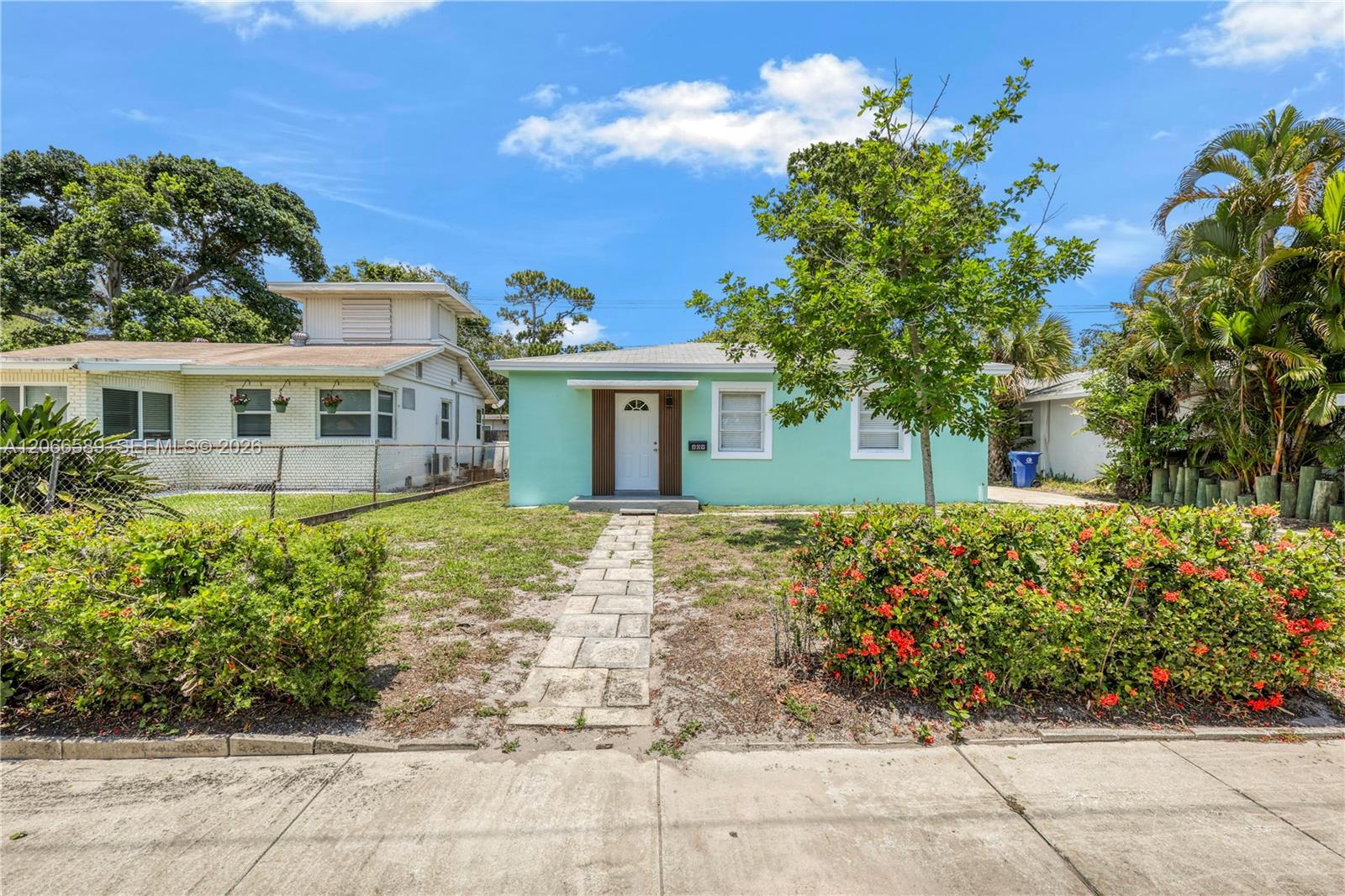 809 SW 17th St # 1, Fort Lauderdale FL 33315