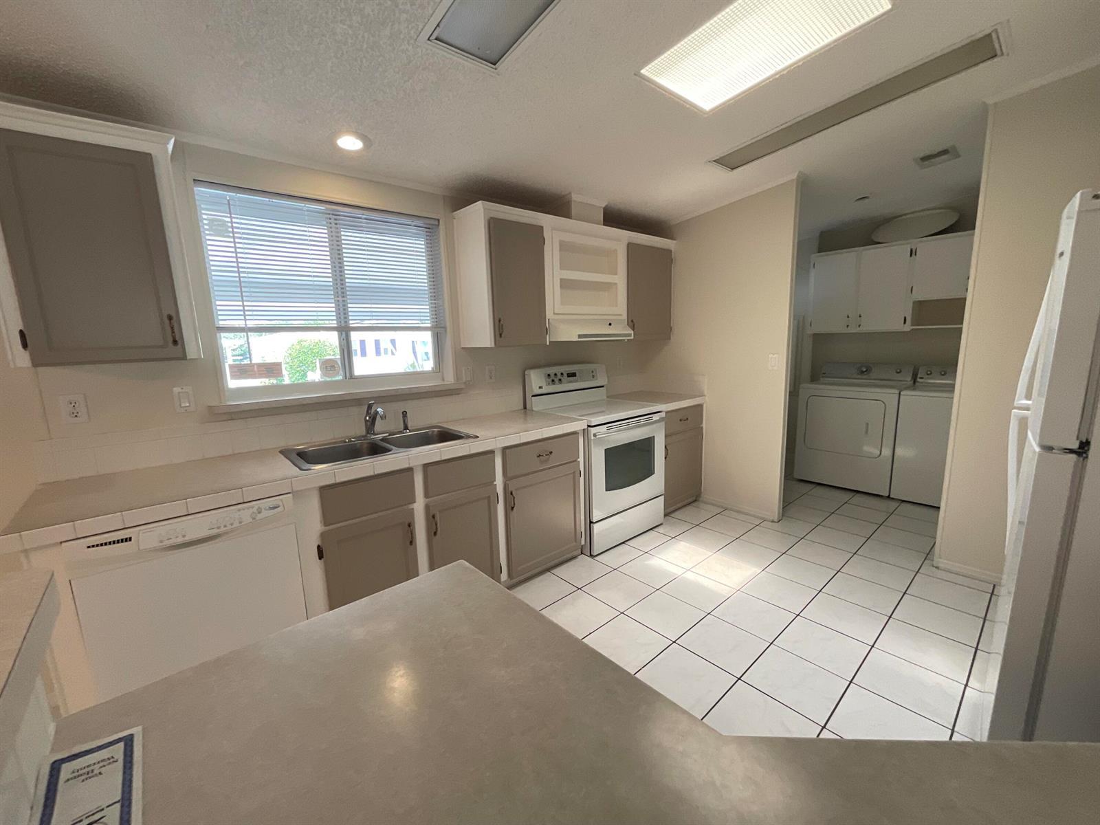 827 Sunglow Street, Boynton Beach FL 33436 photo 3
