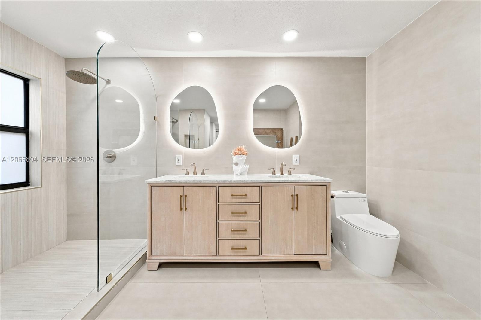 402 SW 200th Ter, Pembroke Pines FL 33029 photo 4