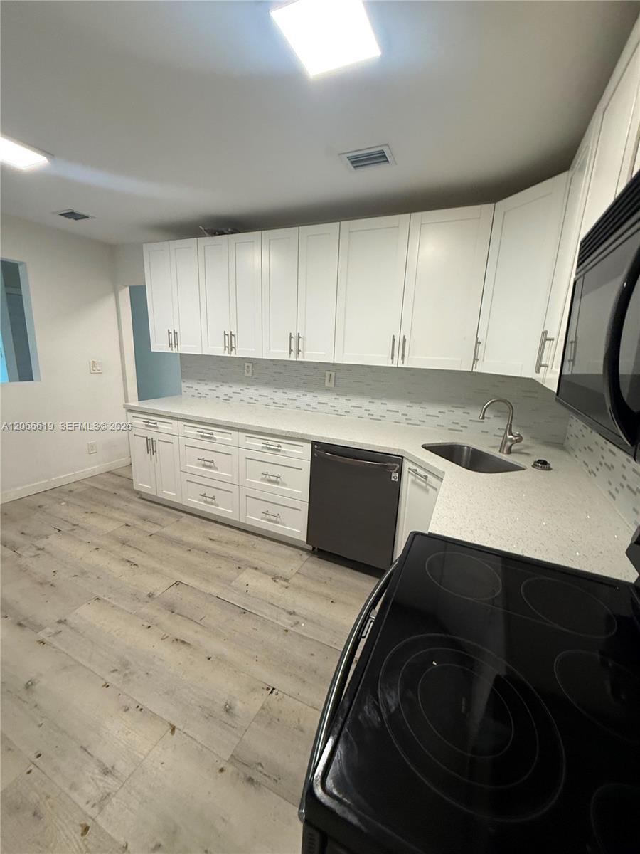 2910 NW 6th Ct, Pompano Beach FL 33069 photo 2