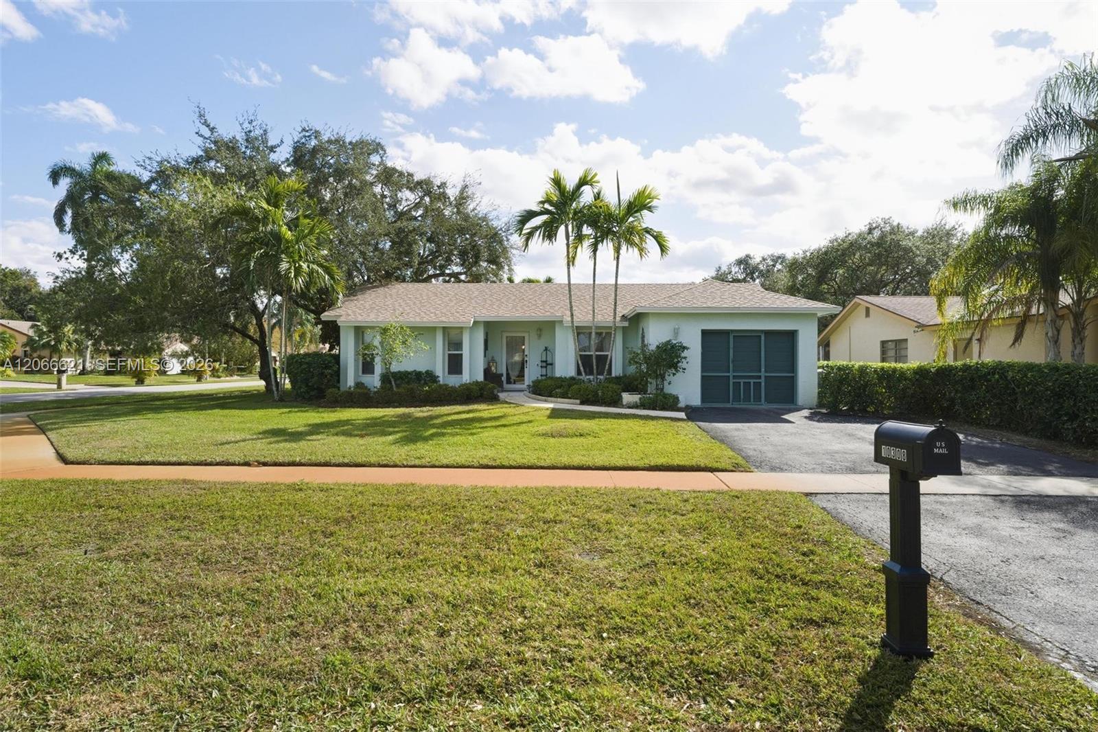 10308 Greenbriar Ct, Boca Raton FL 33498