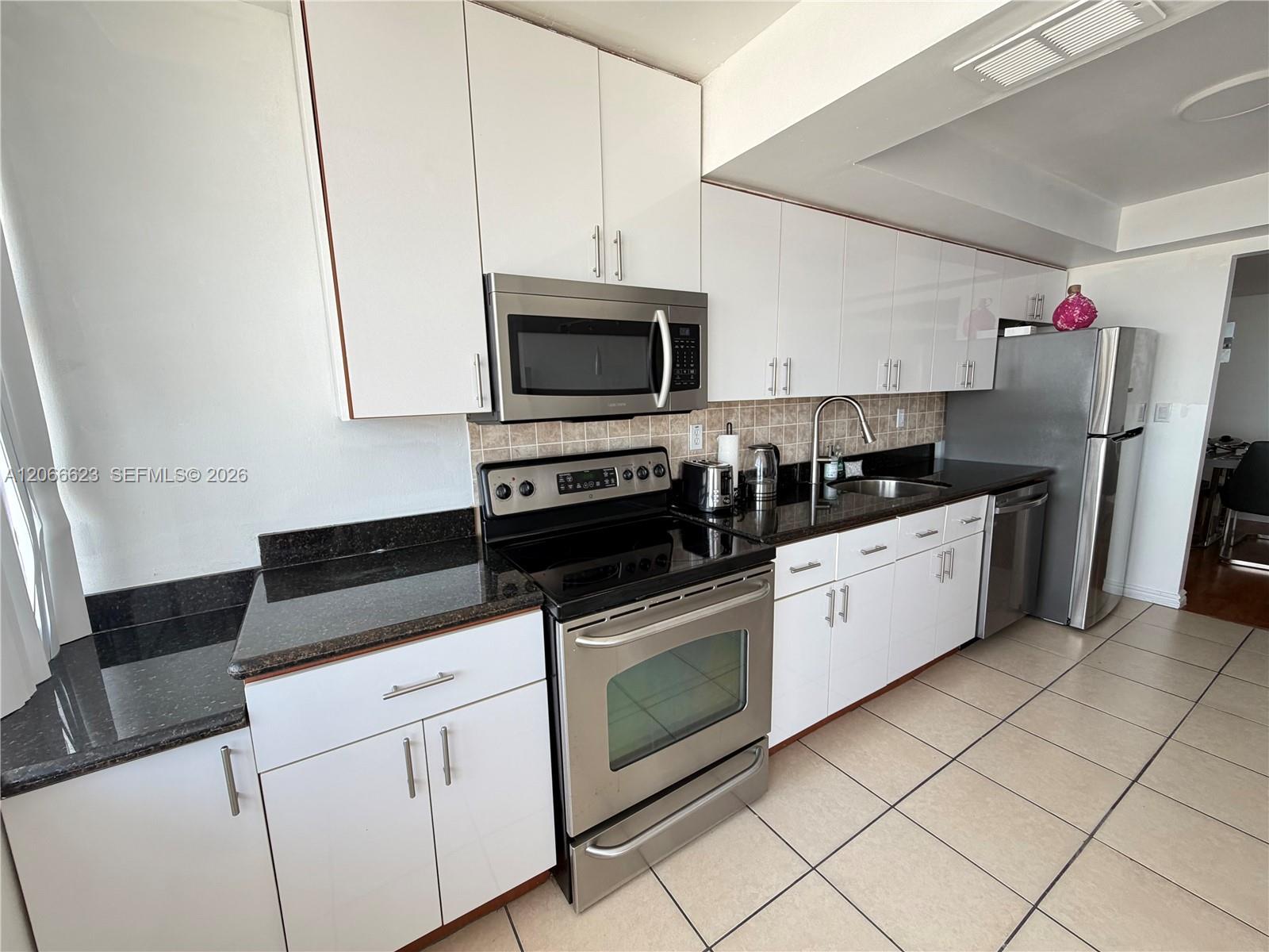 18031 Biscayne Blvd # 601, Aventura FL 33160 photo 2
