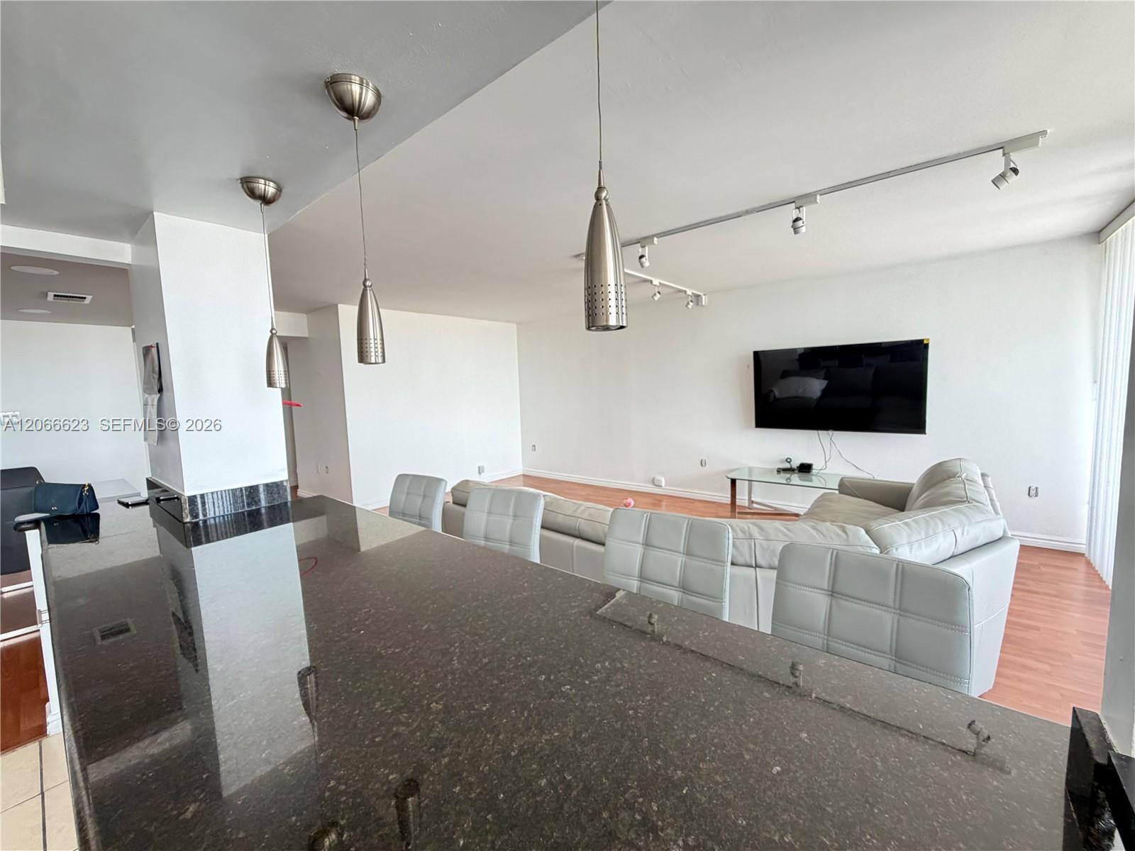 18031 Biscayne Blvd # 601, Aventura FL 33160 photo 3