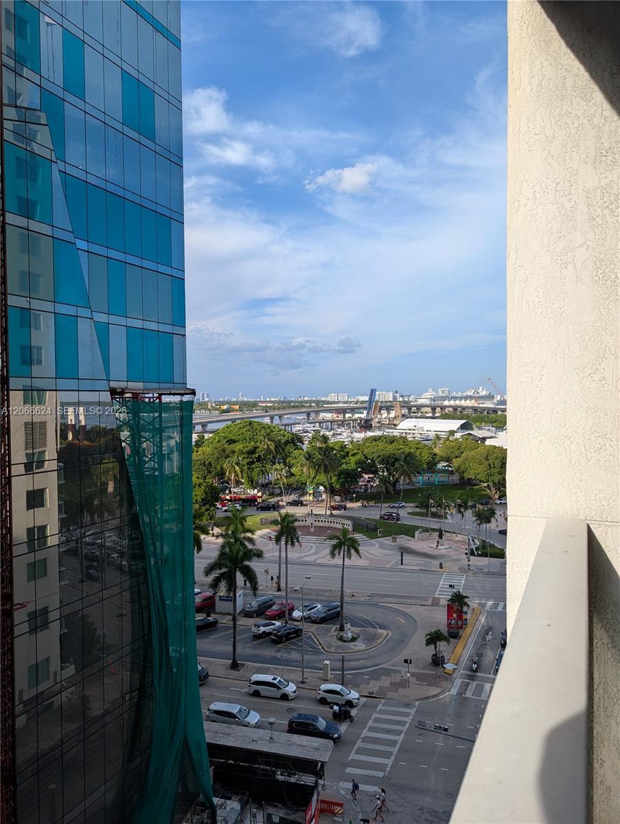 244 Biscayne Blvd # 808, Miami FL 33132