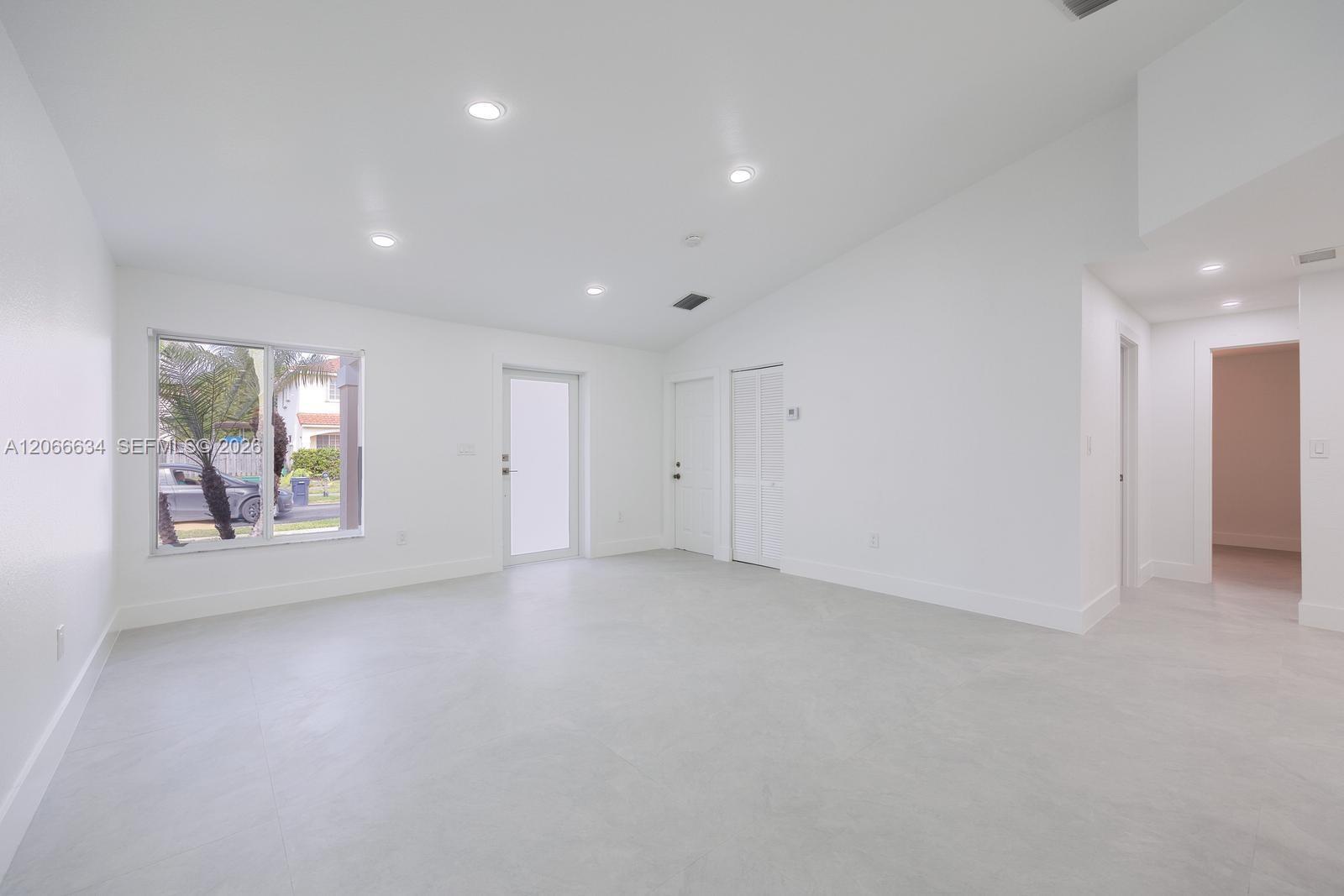 21505 SW 89th Path, Cutler Bay FL 33189 photo 4