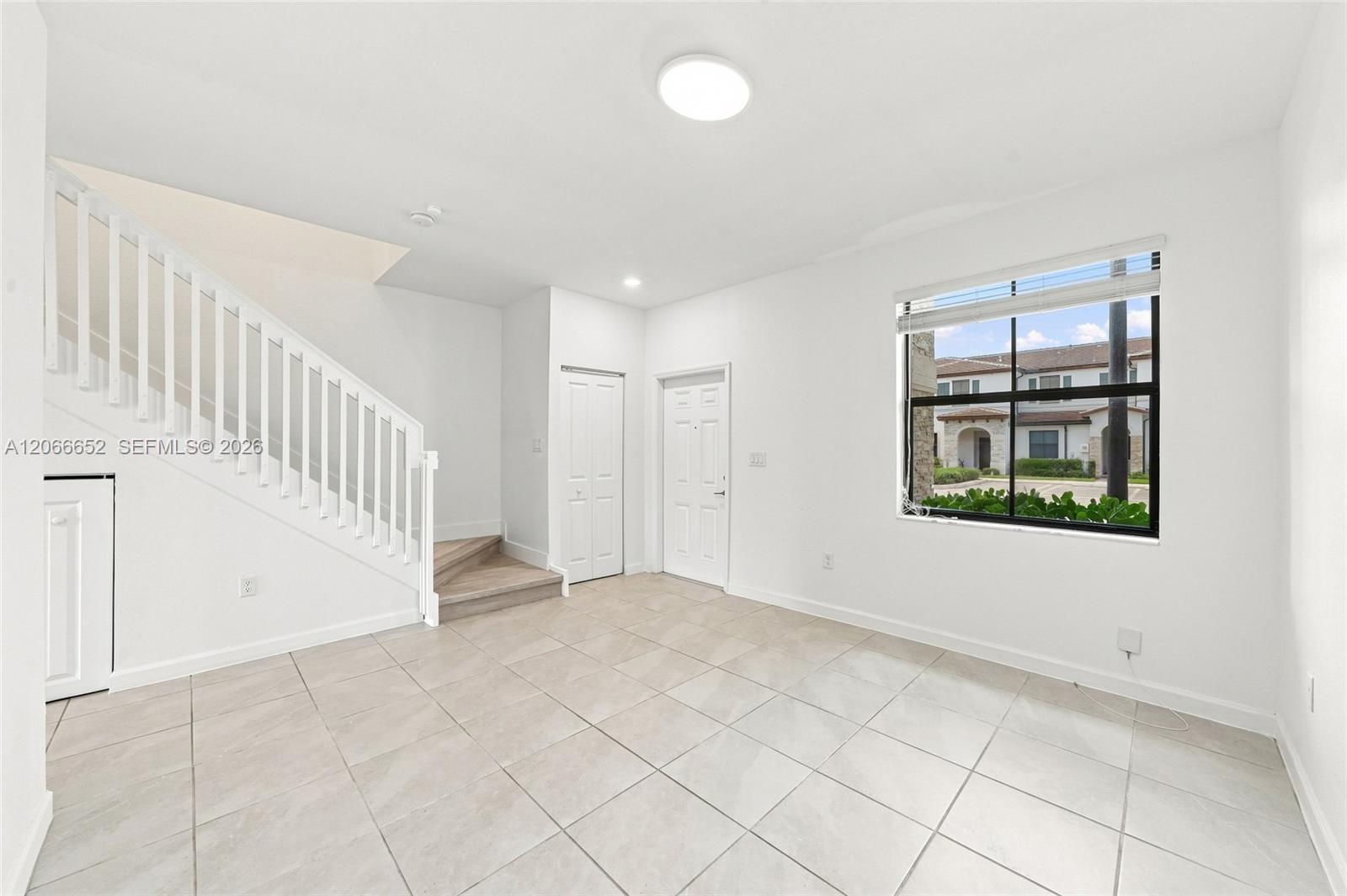 10018 SW 228th Ter, Miami FL 33190 photo 4