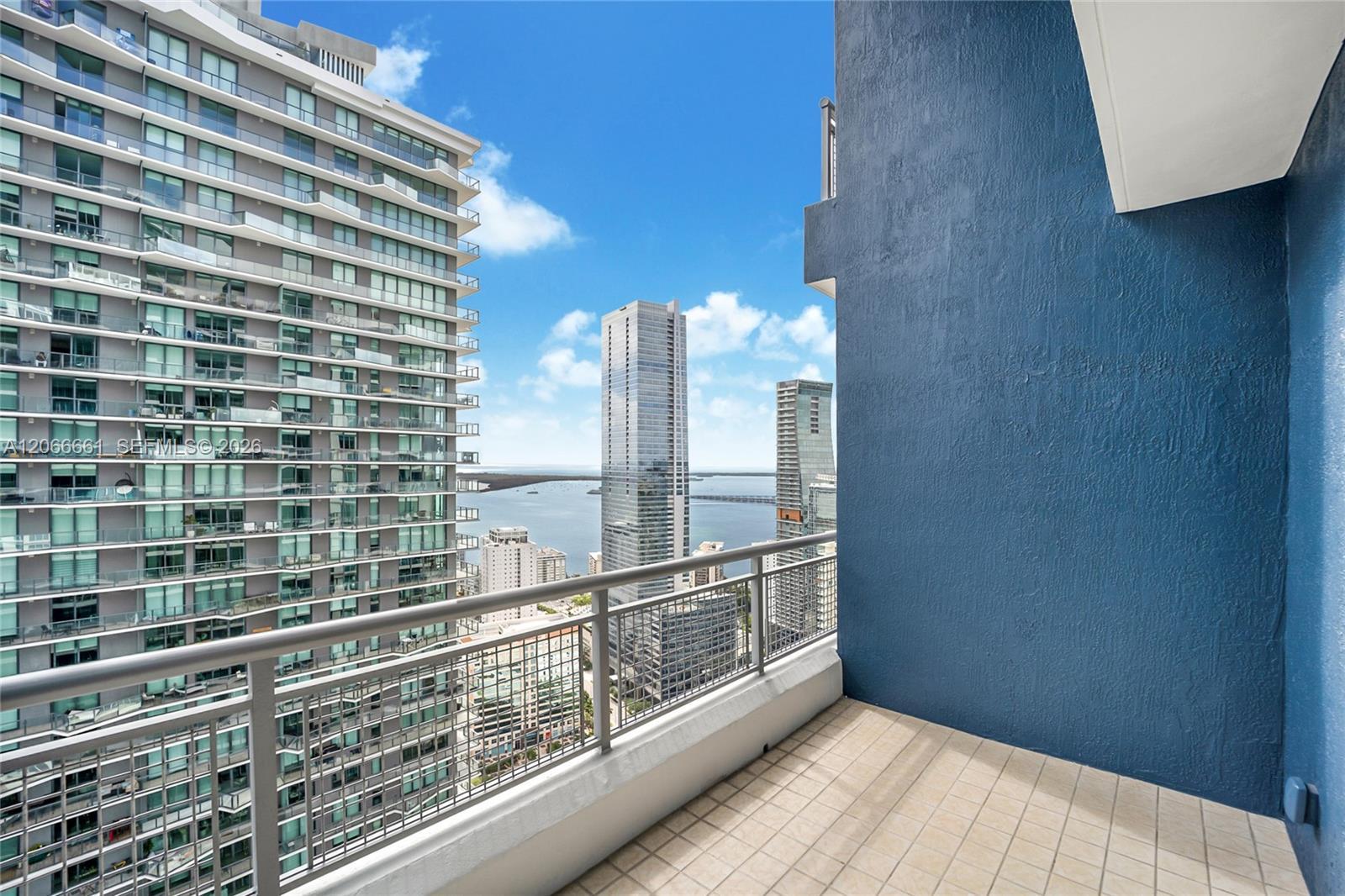 60 SW 13 ST # 4208, Miami FL 33130