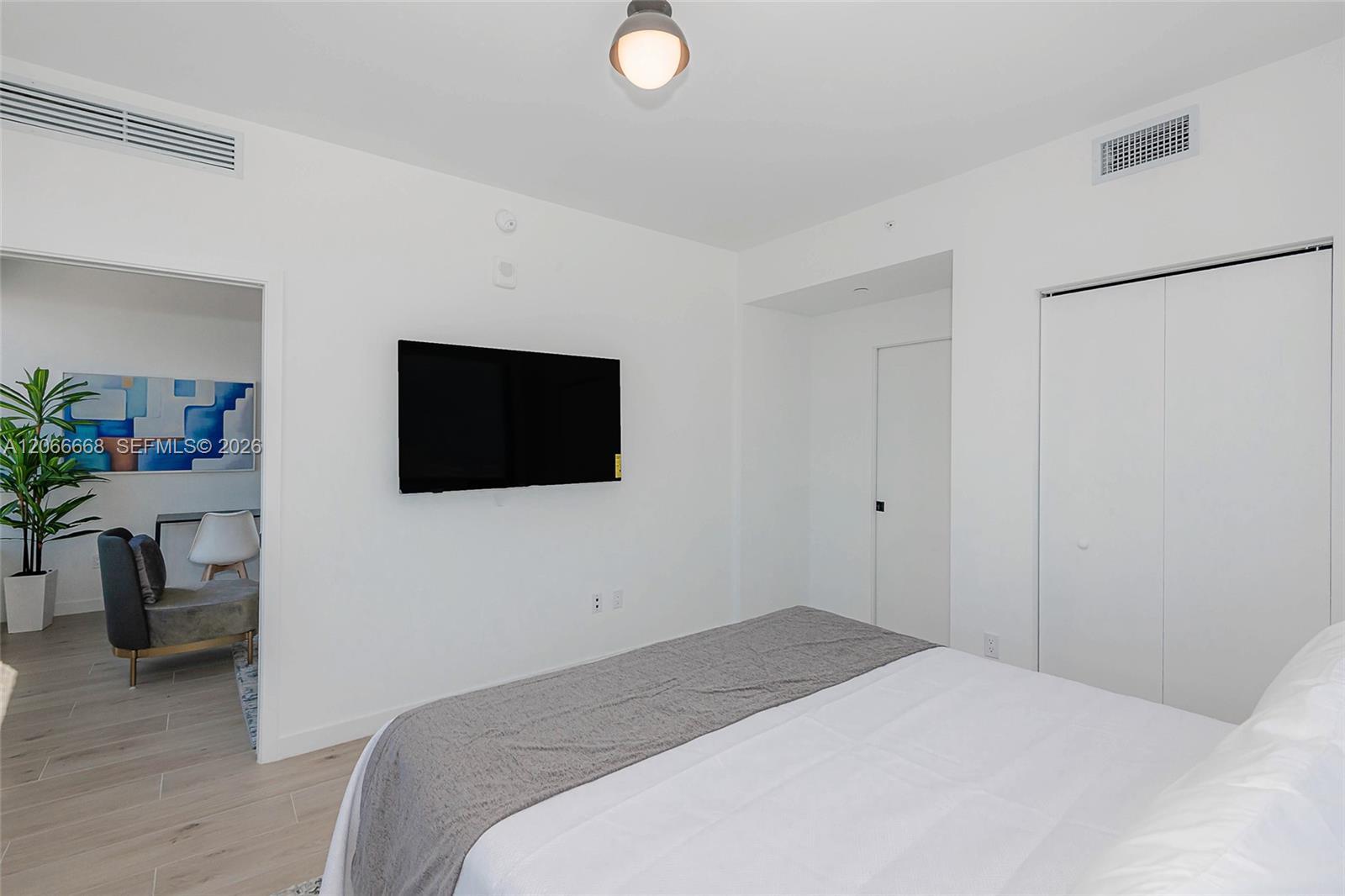 225 N Miami Ave # 2801, Miami FL 33128 photo 5