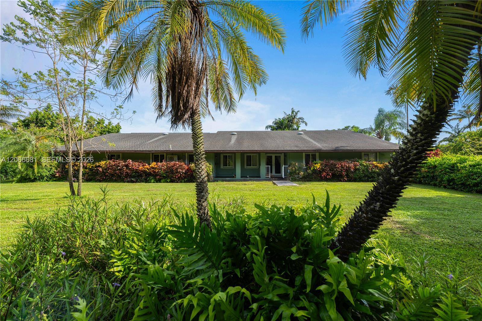 15720 SW 258th St, Homestead FL 33031 photo 2